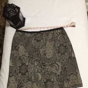 Ann Taylor sz 6 Black lace overlay skirt